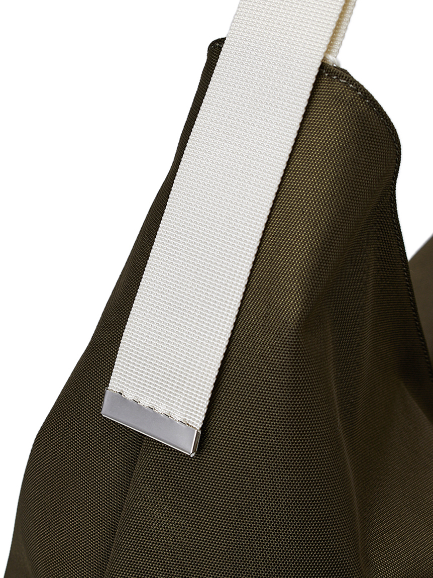 emmiトライアングルショルダーバッグ