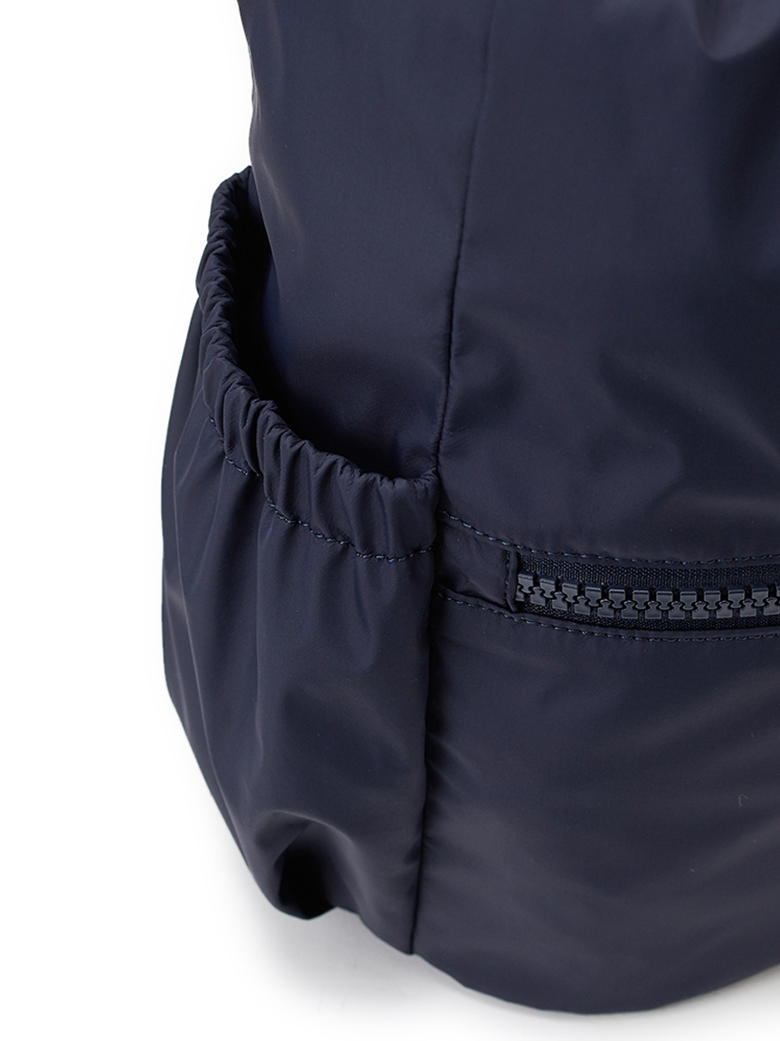 emmiロゴマルチバックパック