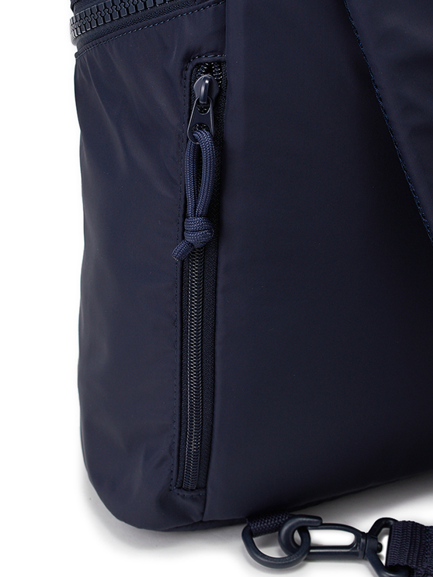 emmiロゴマルチバックパック